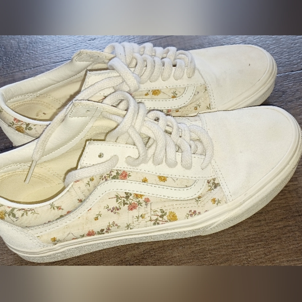 Womens Vans Size 9.5